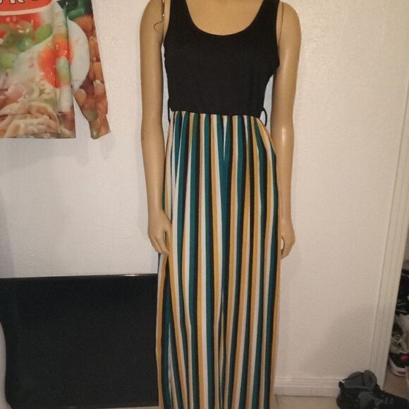 B FAMOUS sleeveless striped full length dress - Picture 2 of 9